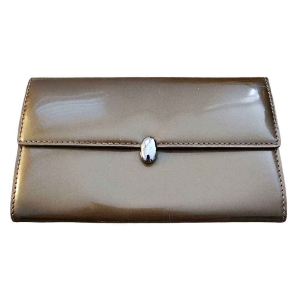 Christian Dior brown patent leather wallet flawed